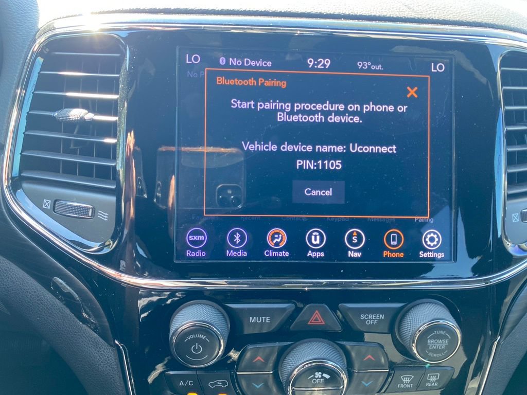 Used 2019 Jeep Grand Cherokee Laredo w/ 18" Wheel & 8.4" Radio Group RWD image 13