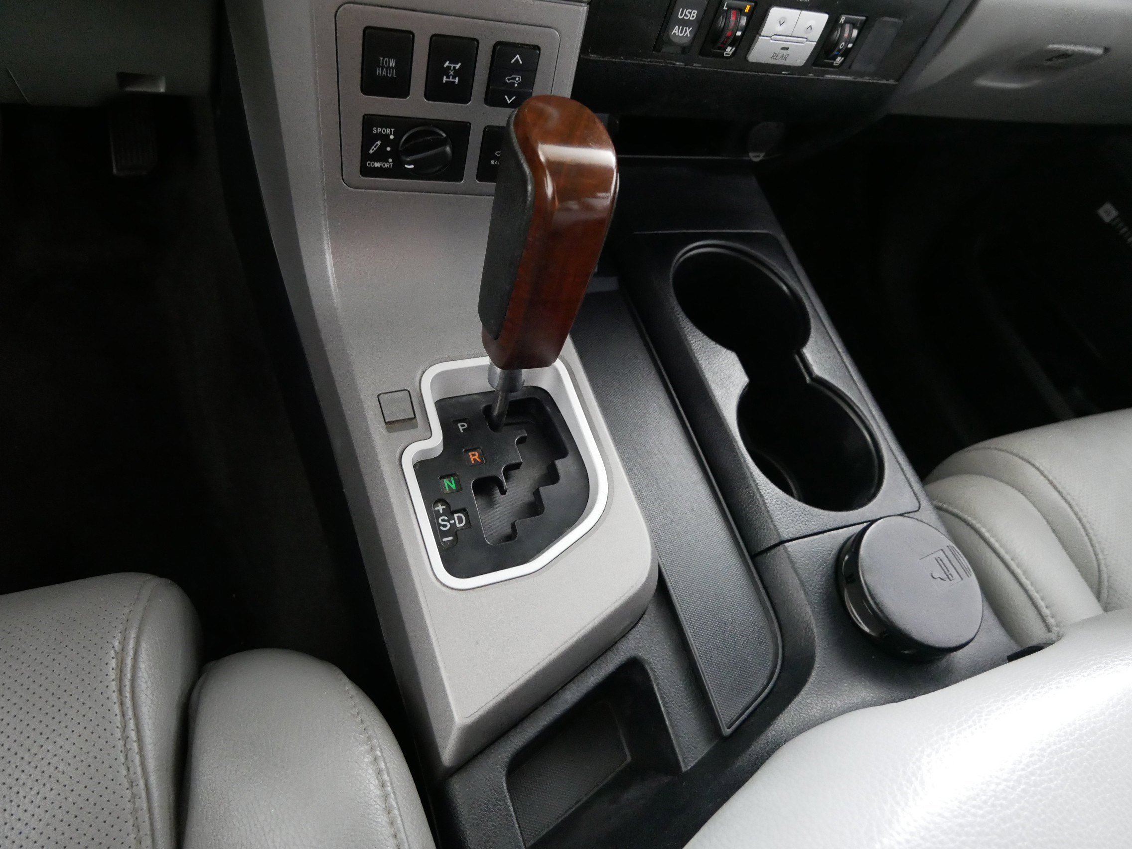 Used 2012 Toyota Sequoia Platinum image 24