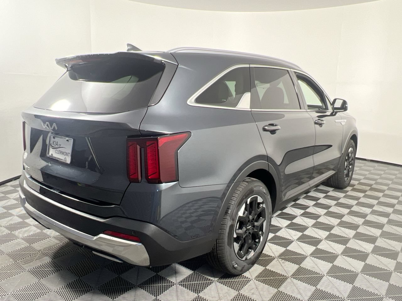 New 2026 Kia Sorento S w/ S Panoramic Sunroof Package FWD image 3