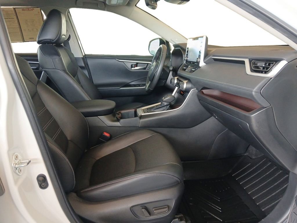 Used 2022 Toyota RAV4 Limited FWD image 15