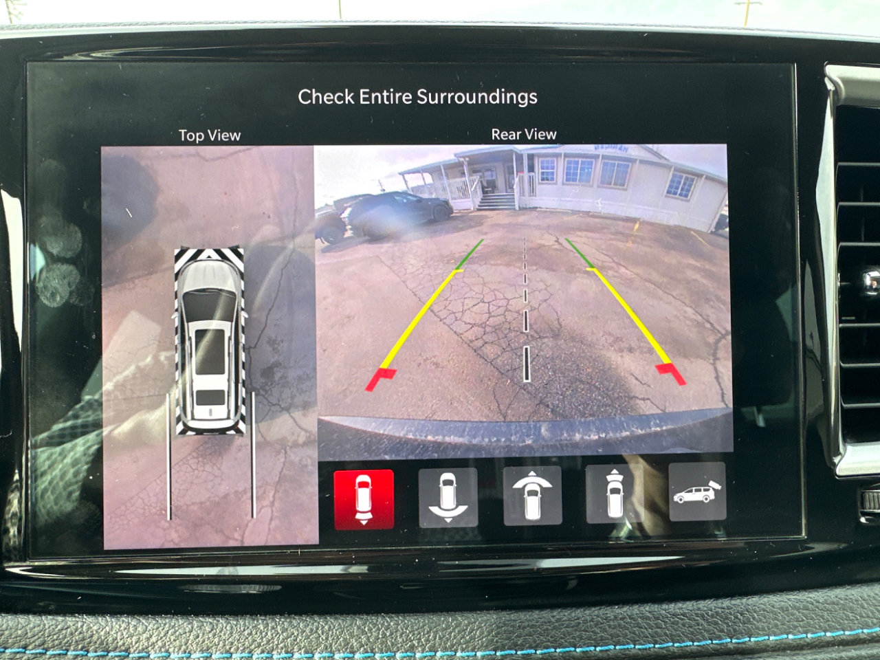 Used 2021 Chrysler Pacifica Touring-L image 22