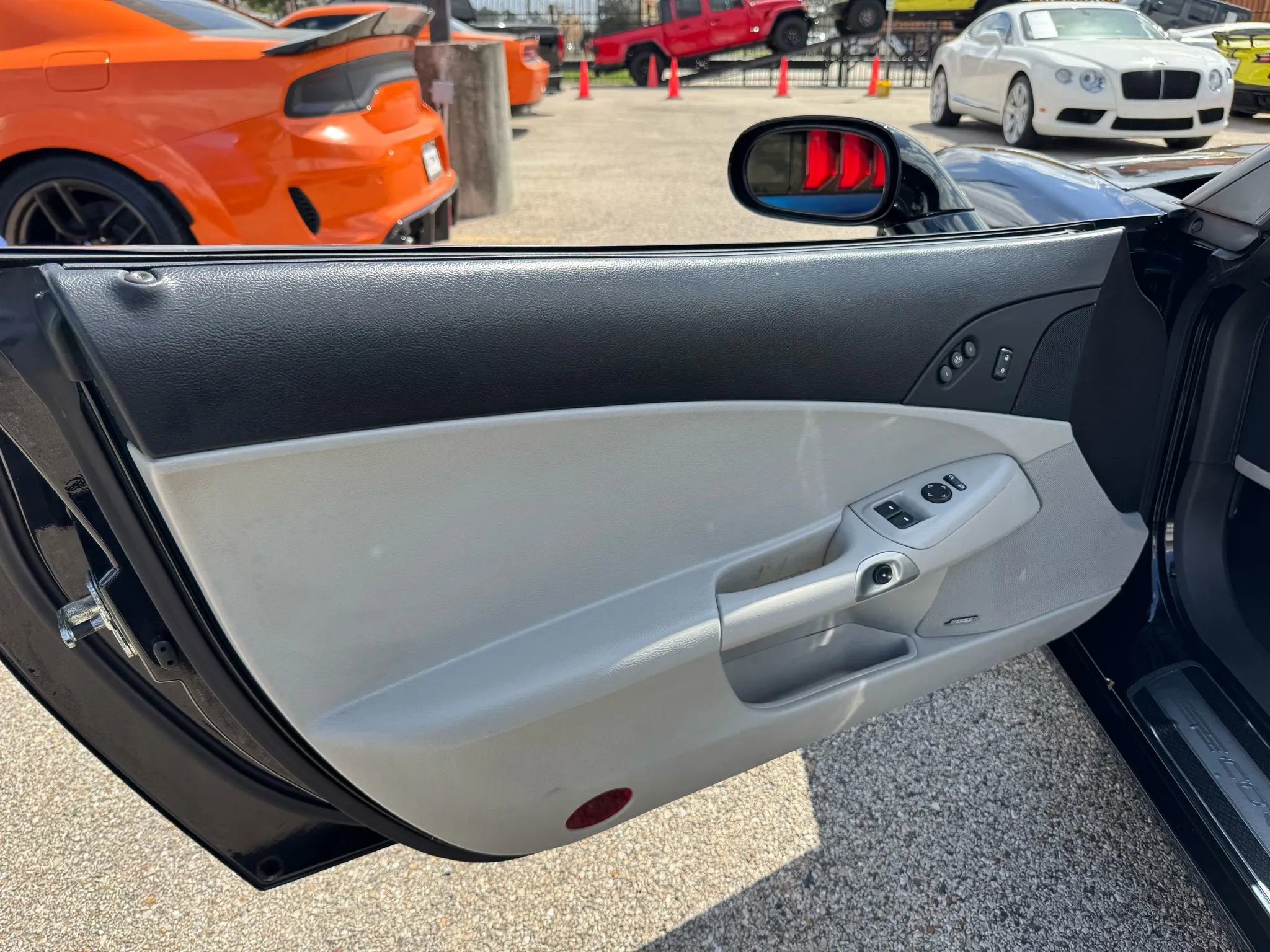 Used 2009 Chevrolet Corvette Convertible w/ Preferred Equipment Group RWD image 15