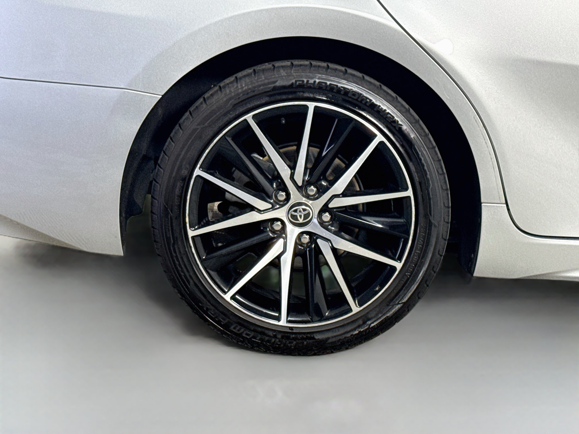 Used 2023 Toyota Camry SE w/ Convenience Package FWD image 33