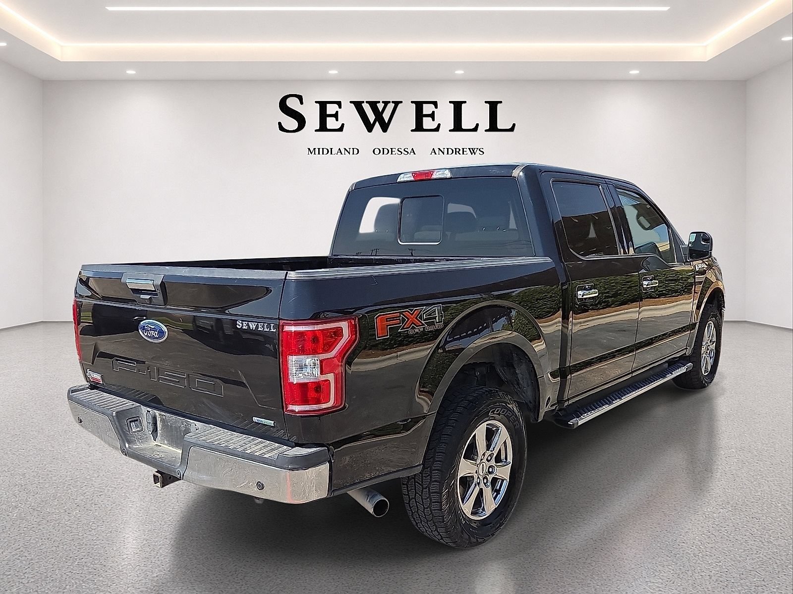 Used 2019 Ford F150 XLT w/ Equipment Group 302A Luxury AWD/4WD image 4