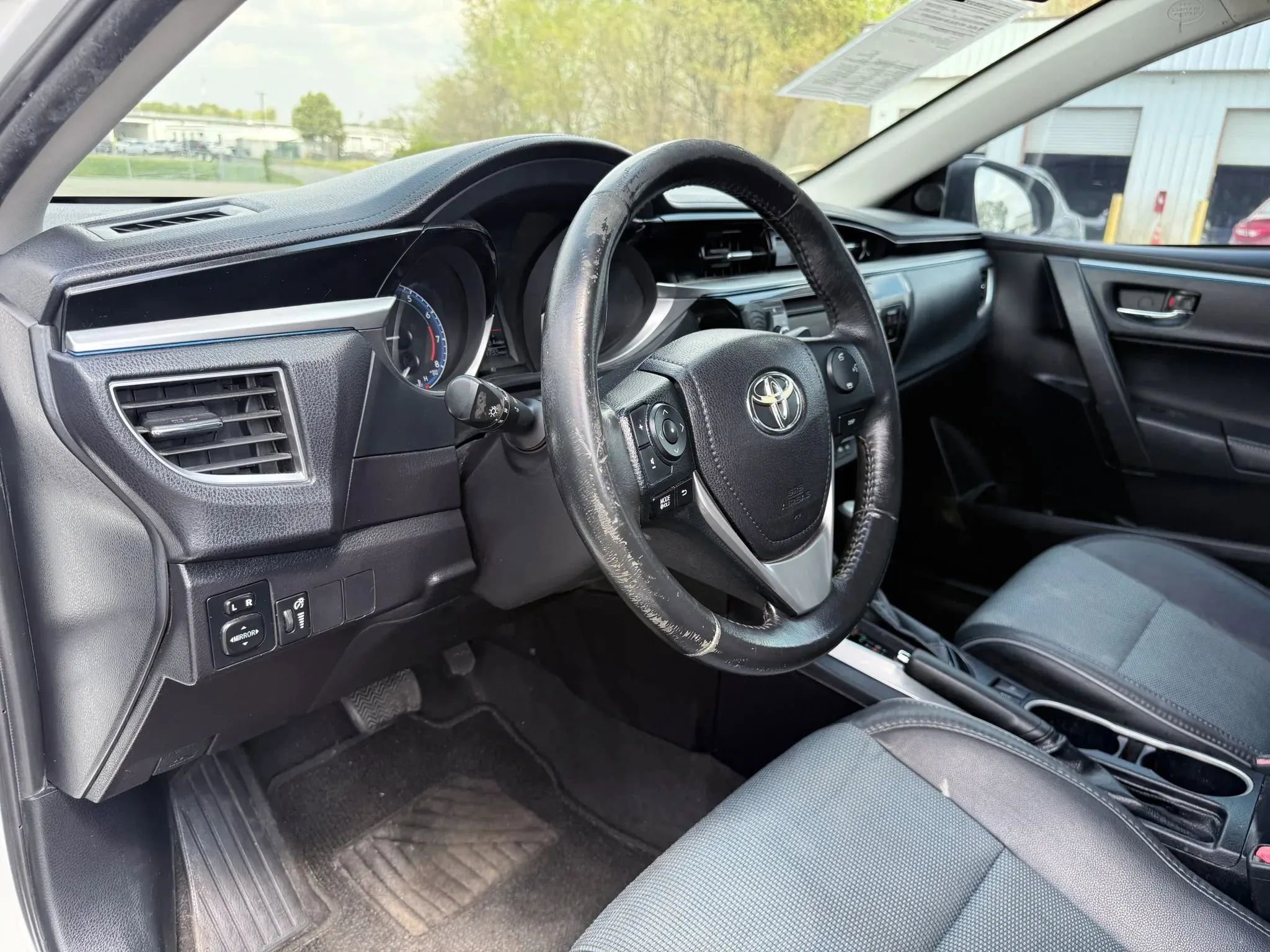 Used 2014 Toyota Corolla S image 17