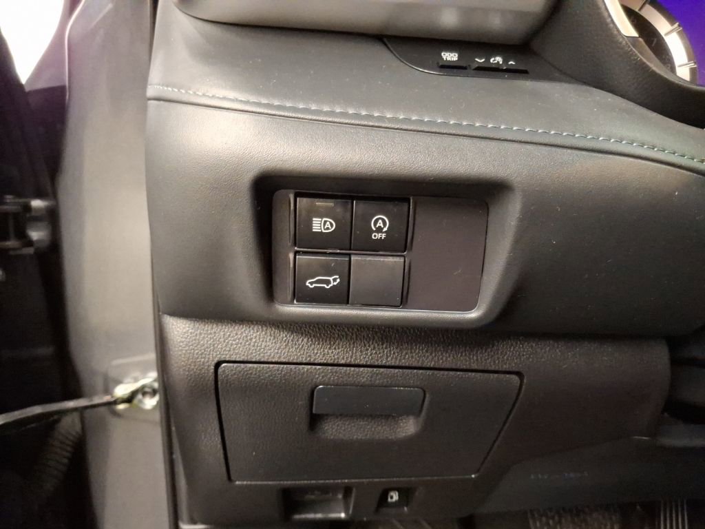 Used 2023 Toyota Highlander XLE image 23