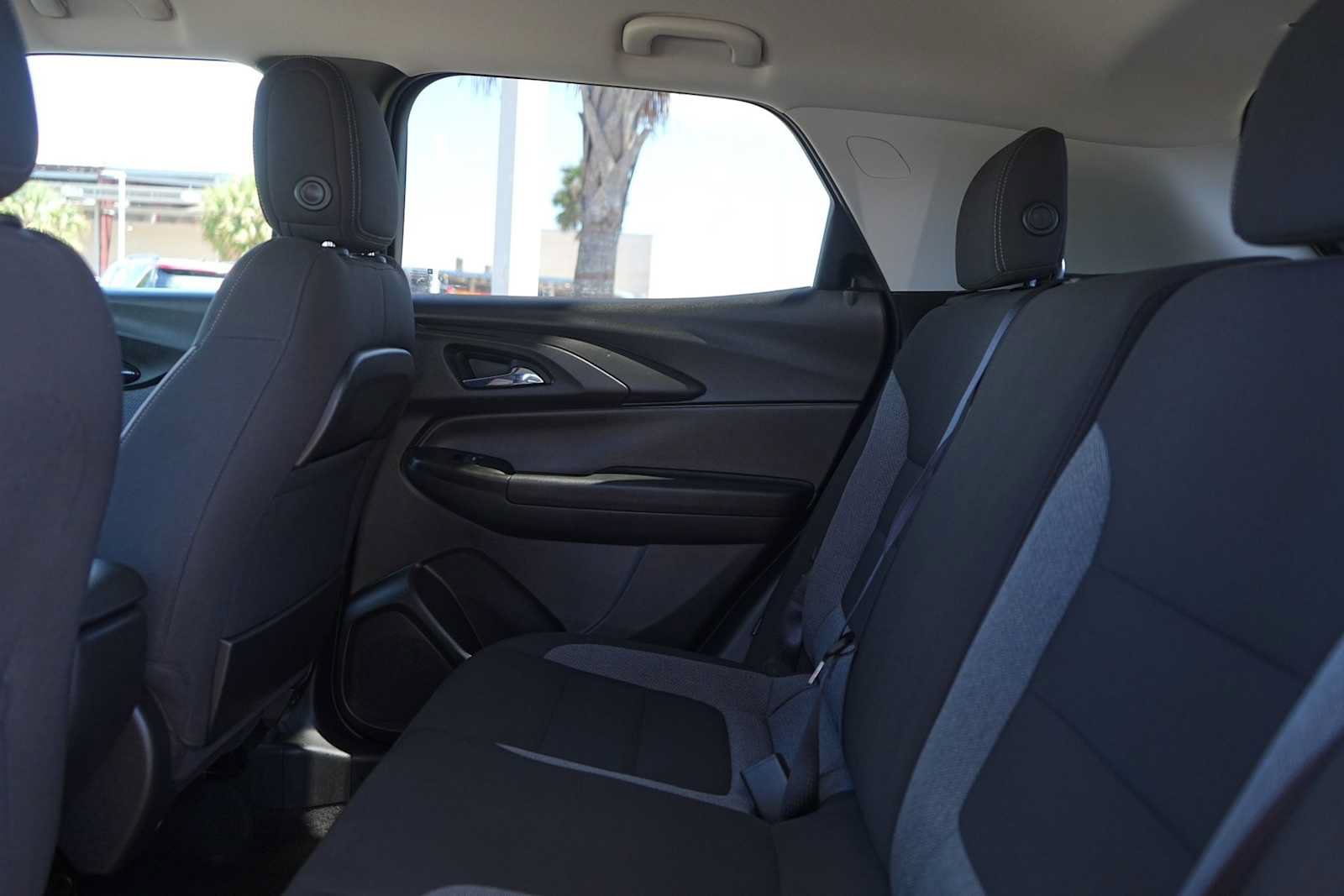 Used 2023 Chevrolet TrailBlazer LT w/ LPO, Blackout Package FWD image 14