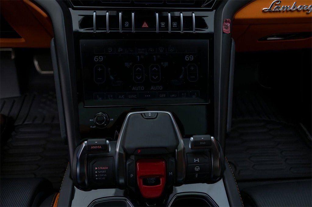 Used 2024 Lamborghini Urus S image 44