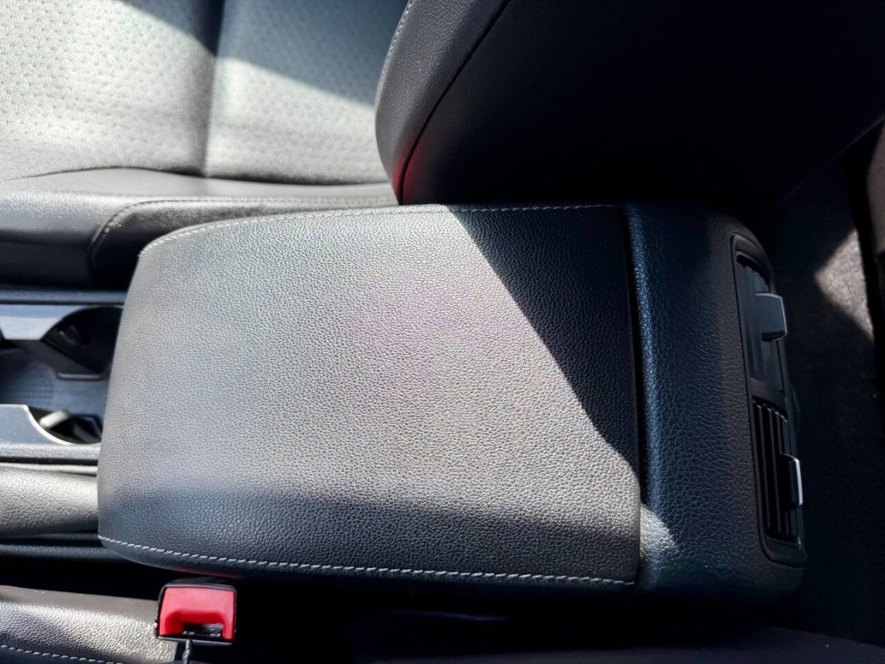 Used 2015 Volkswagen Golf TDI S FWD image 38