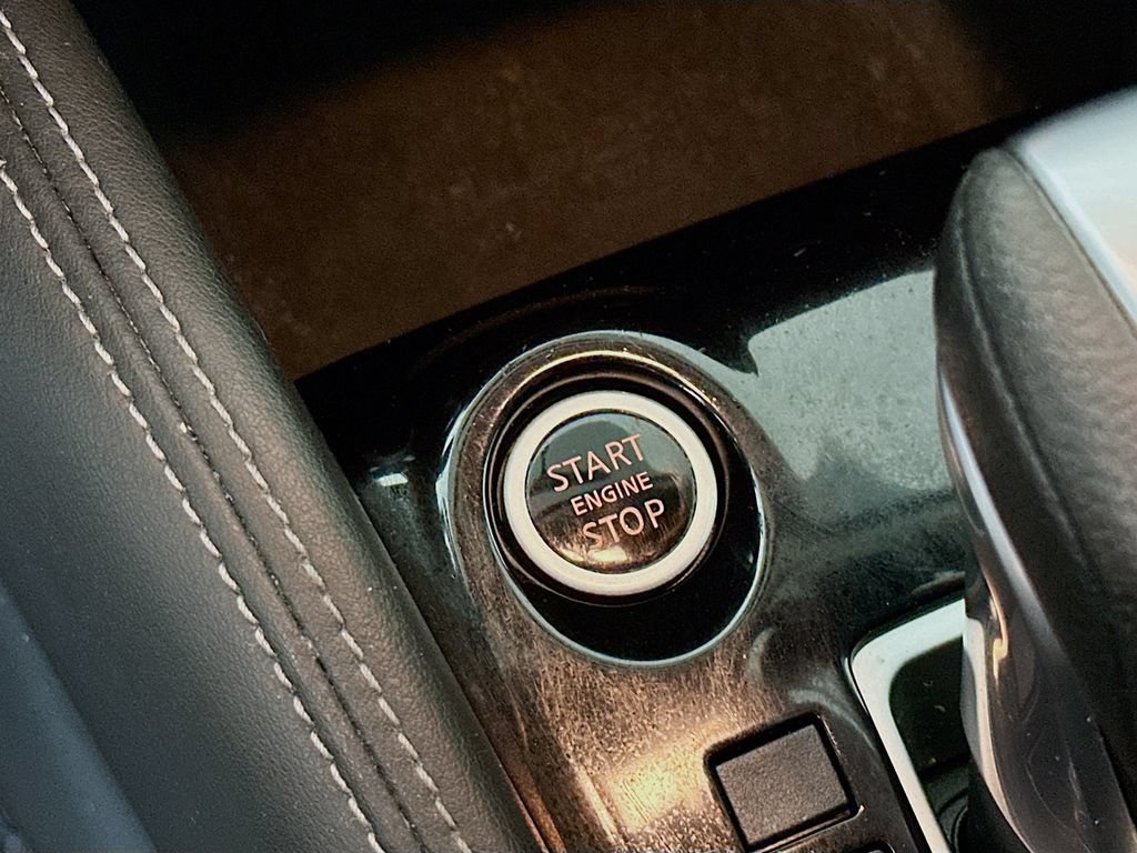 Used 2019 Nissan Kicks SV FWD image 19