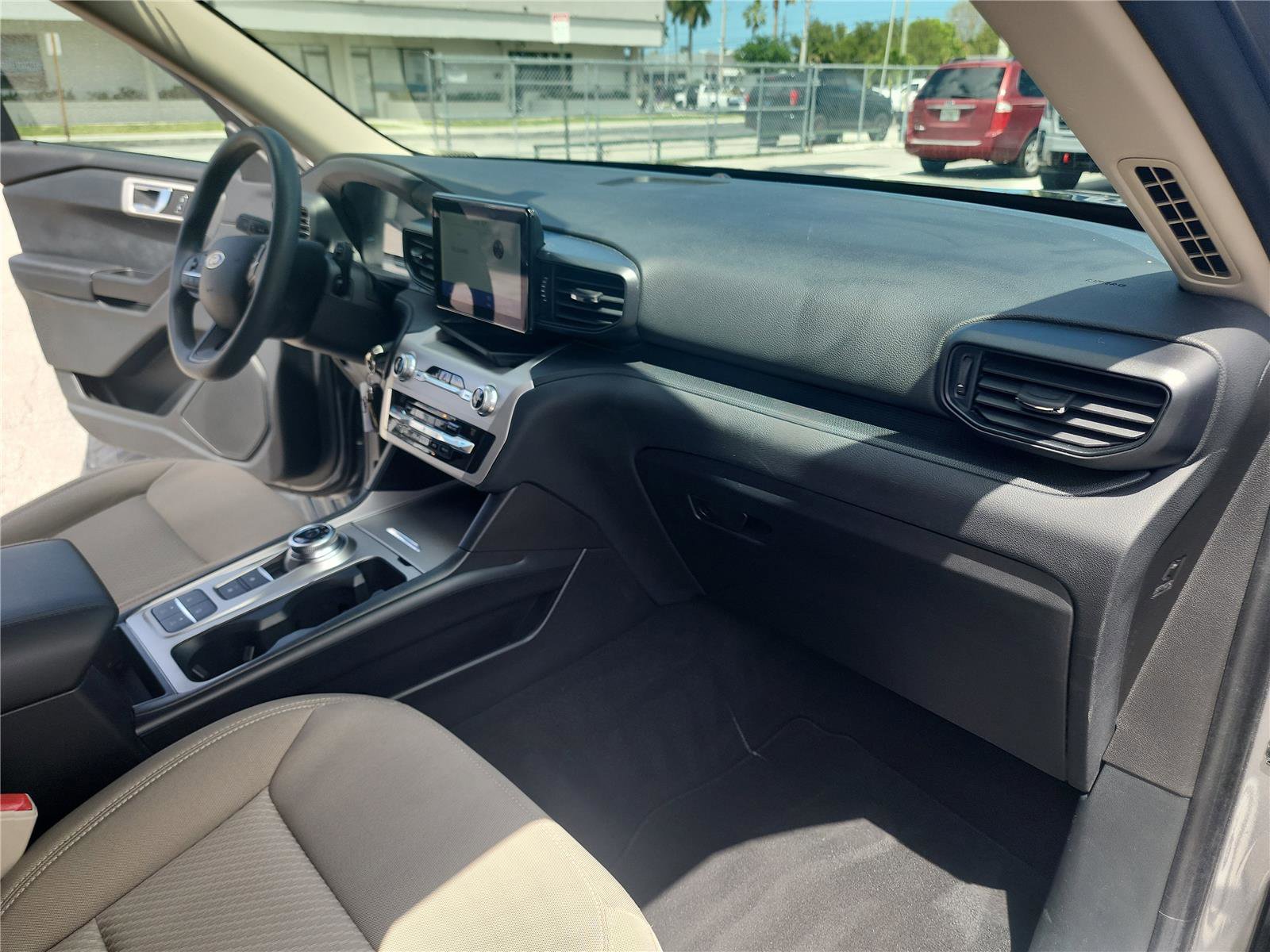 Certified 2021 Ford Explorer 2WD image 28