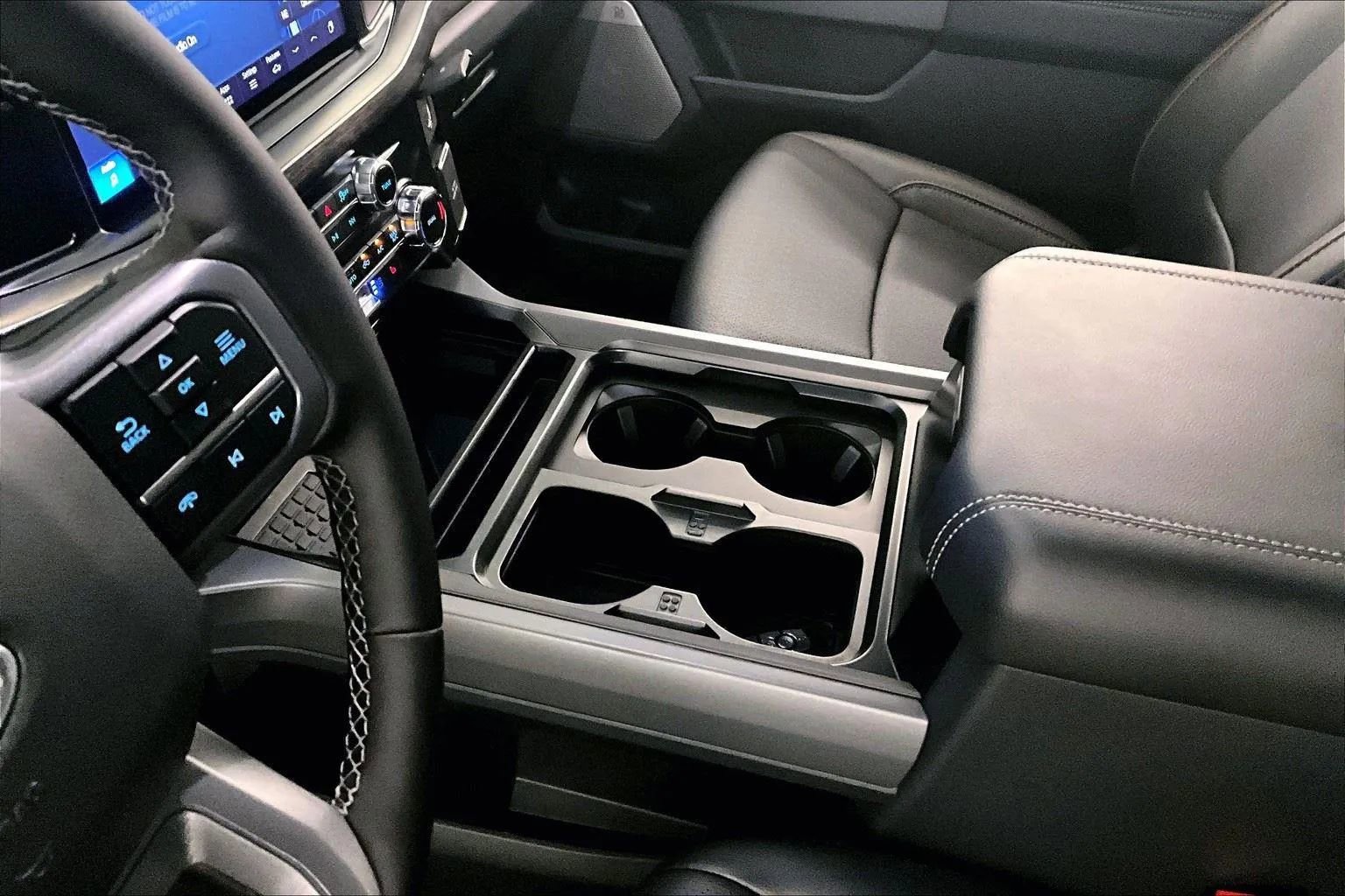 New 2026 Ford F250 Lariat w/ Black Appearance Package image 16