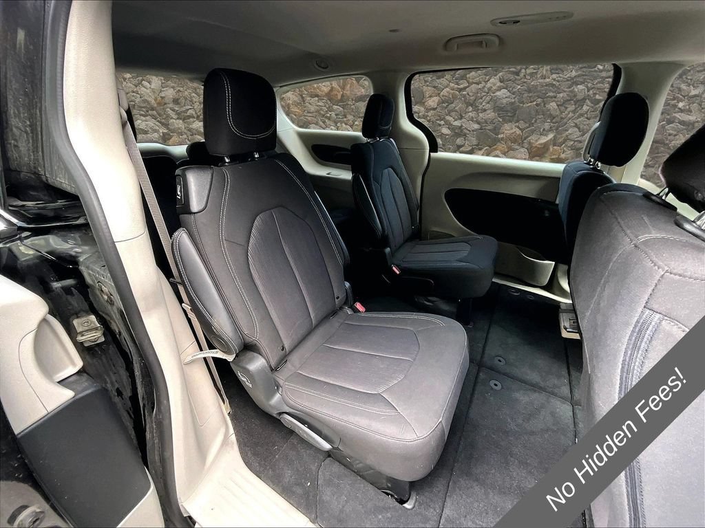 Used 2024 Chrysler Voyager LX FWD image 20