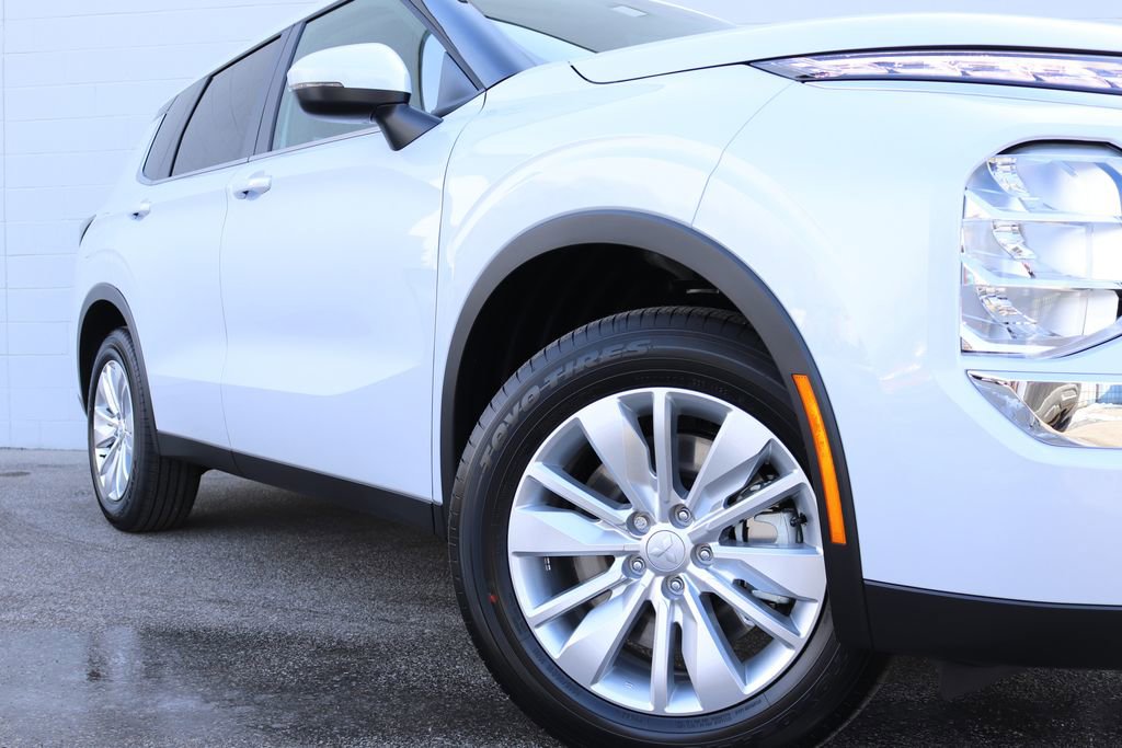 New 2026 Mitsubishi Outlander ES image 33