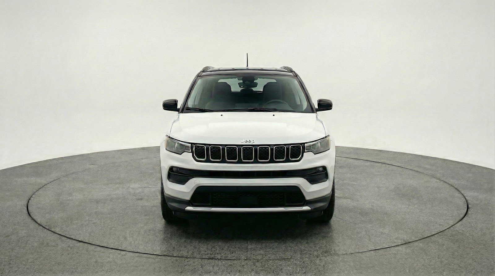 Used 2025 Jeep Compass Limited AWD/4WD image 2