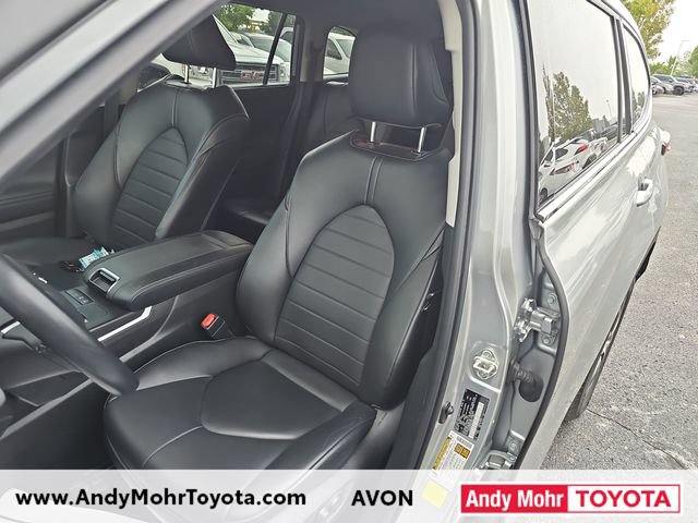 Used 2022 Toyota Highlander XLE FWD image 10