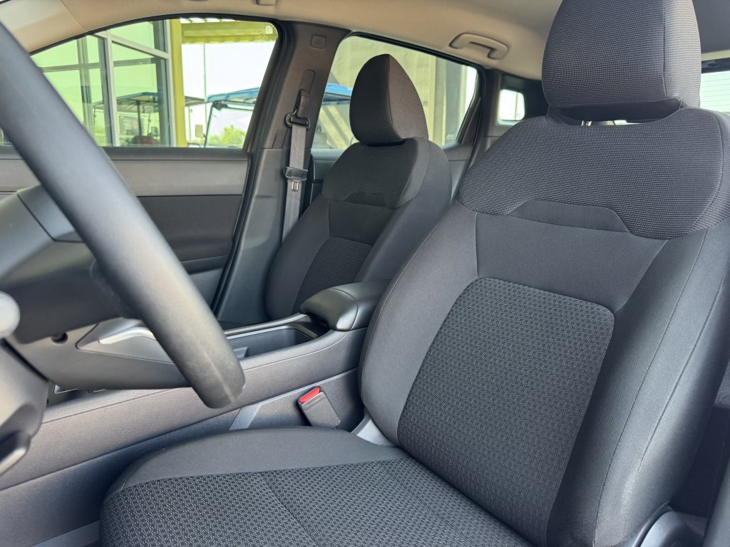 Used 2025 Nissan Kicks S image 32