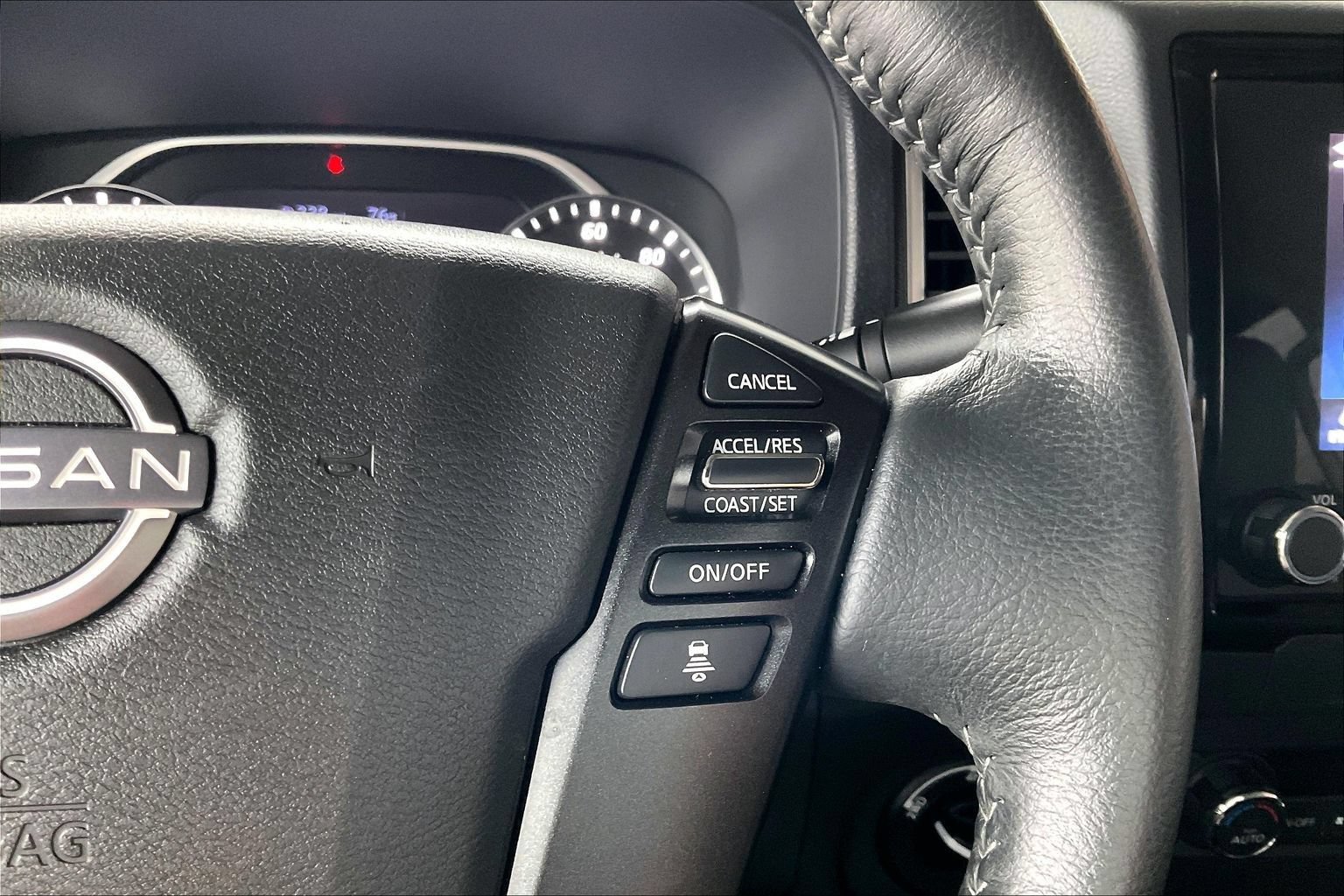 Used 2023 Nissan Frontier SV w/ SV Convenience Package AWD/4WD image 11