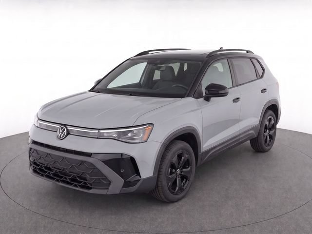 Used 2025 Volkswagen Taos SE AWD/4WD image 2