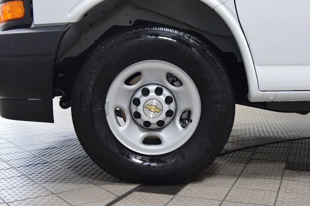New 2026 Chevrolet Express 3500 LS RWD image 17