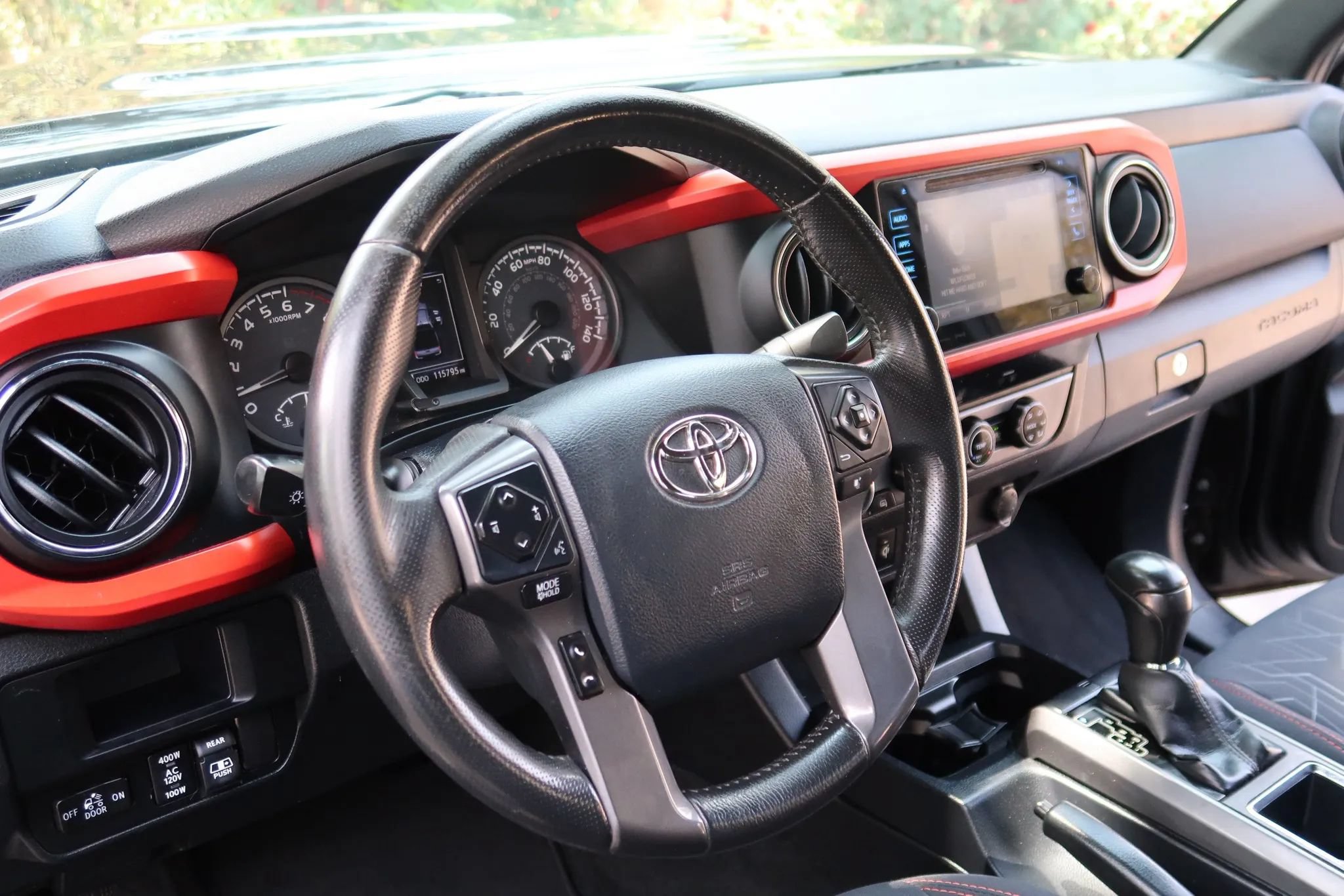 Used 2017 Toyota Tacoma TRD Sport w/ Tow Package (A/T) AWD/4WD image 18