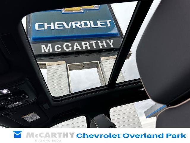 New 2026 Chevrolet Suburban Premier w/ Sun And Tow Package AWD/4WD image 18