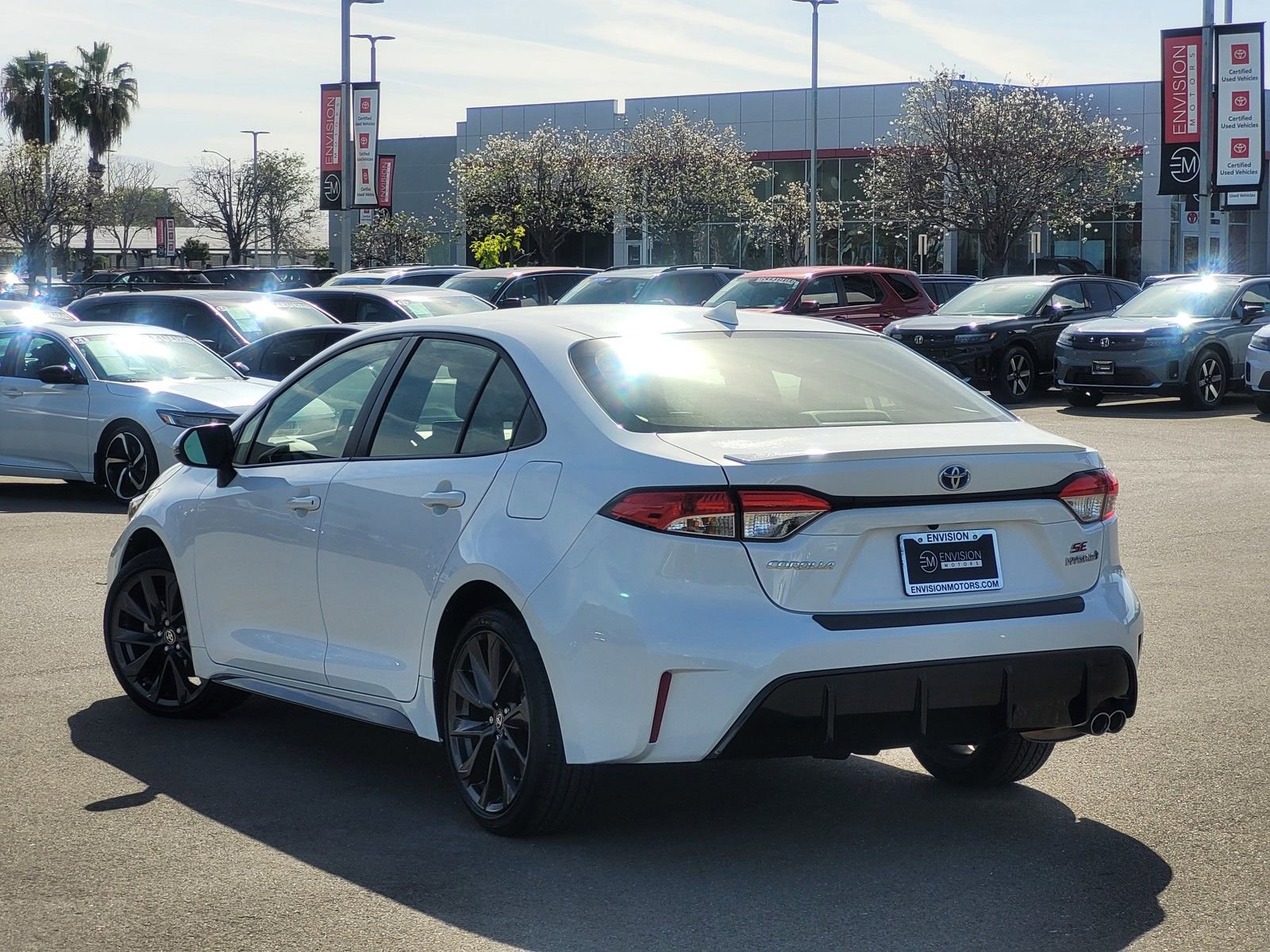 Used 2024 Toyota Corolla SE w/ SE Package image 7