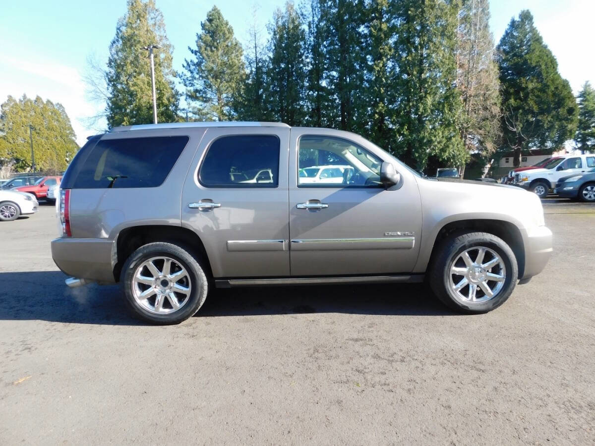 Used 2011 GMC Yukon Denali image 23