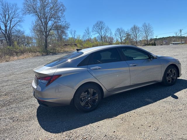 Used 2023 Hyundai Elantra SEL FWD image 5