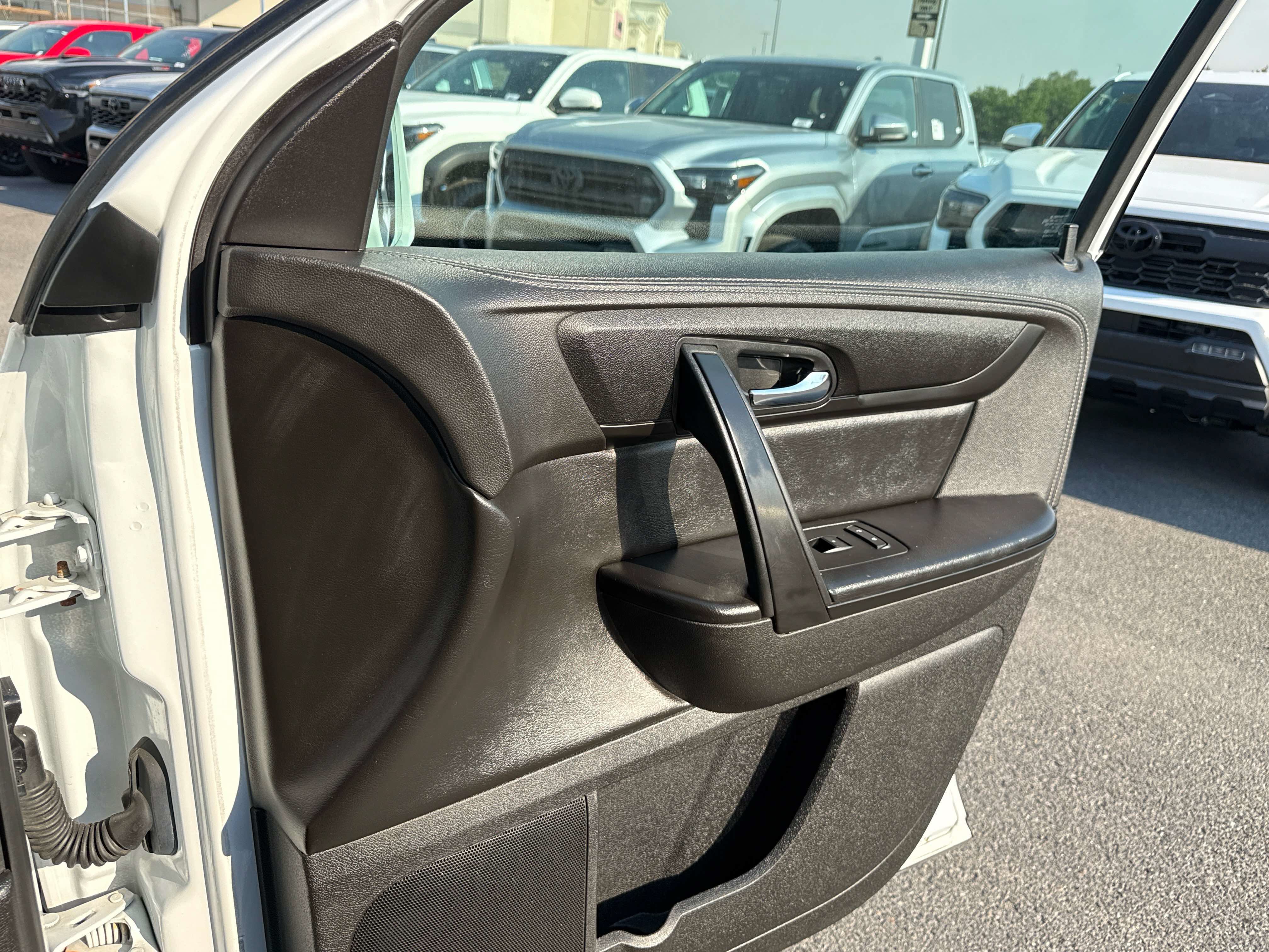 Used 2017 Chevrolet Traverse LT FWD image 21