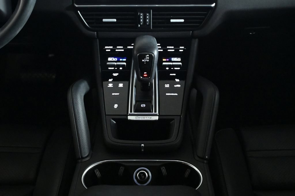 Certified 2023 Porsche Cayenne AWD/4WD image 15