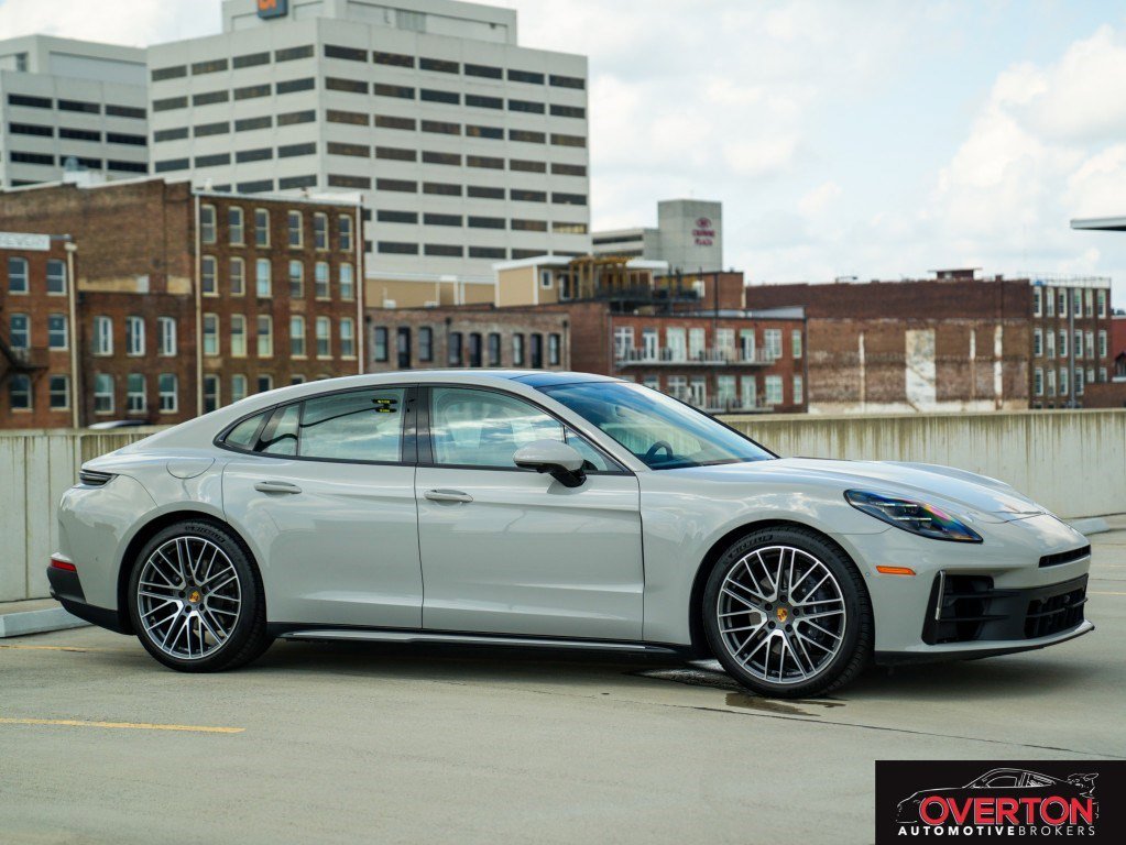 Used 2025 Porsche Panamera 4 image 1