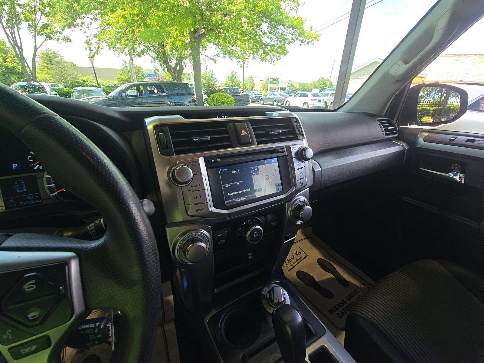 Used 2018 Toyota 4Runner SR5 AWD/4WD image 3