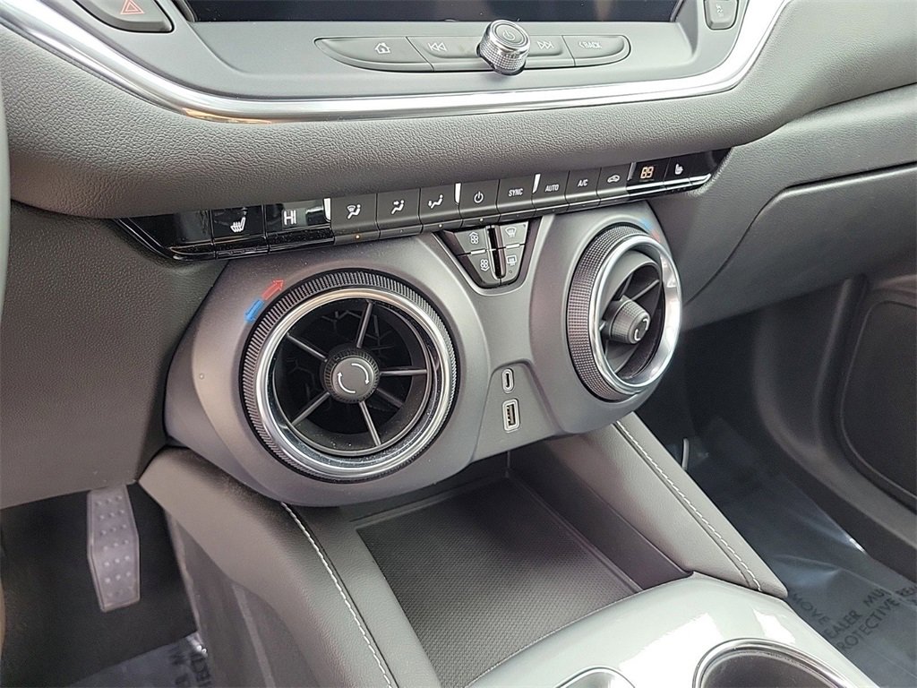 Used 2023 Chevrolet Blazer LT image 27