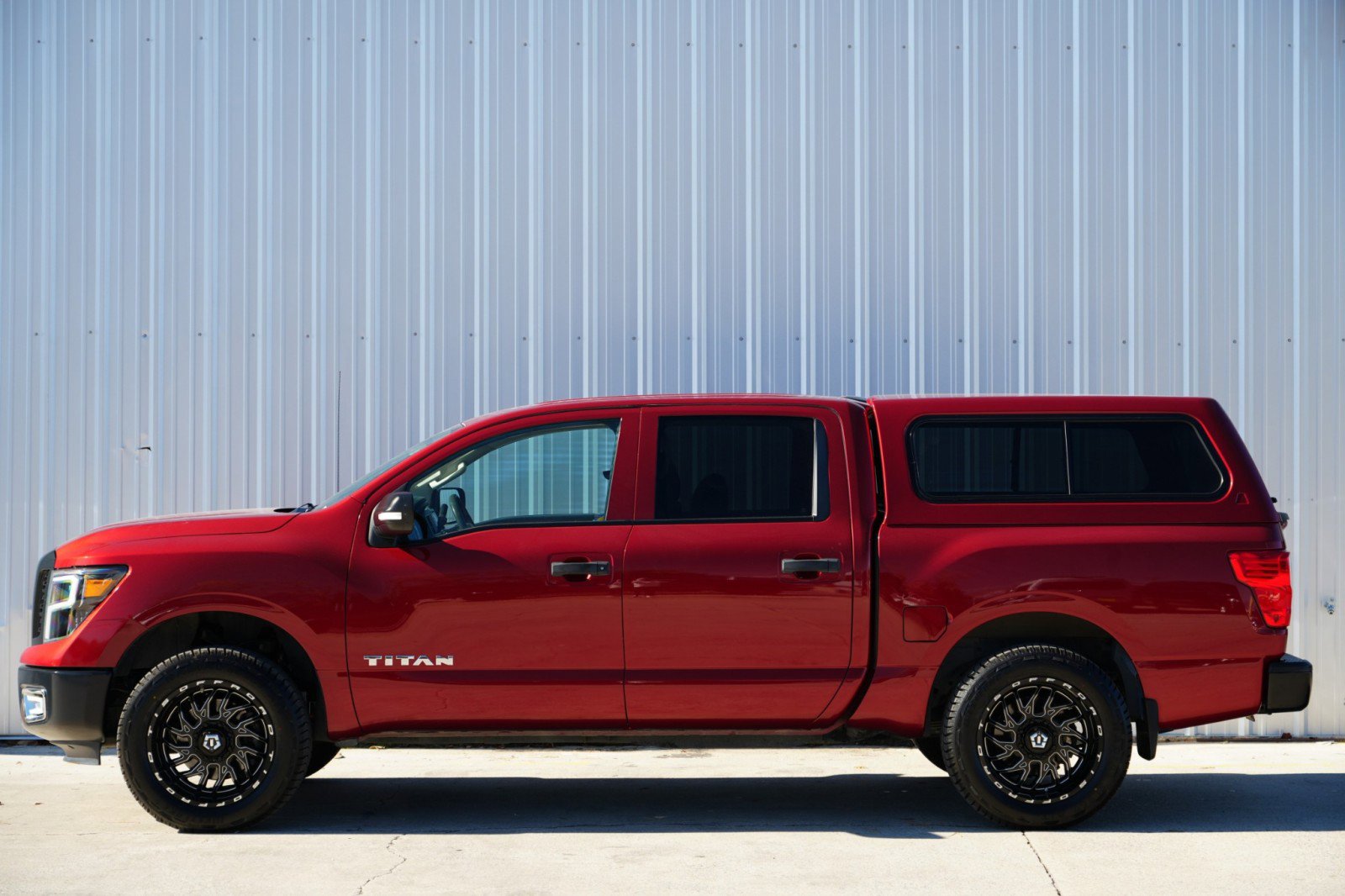 Used 2017 Nissan Titan S image 38