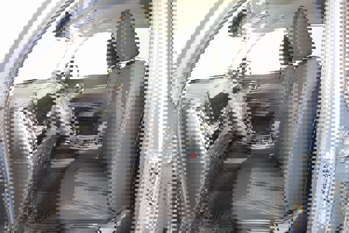 Used 2025 Kia Sorento LX image 9