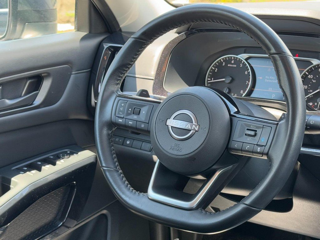 Used 2023 Nissan Pathfinder SV AWD/4WD image 16
