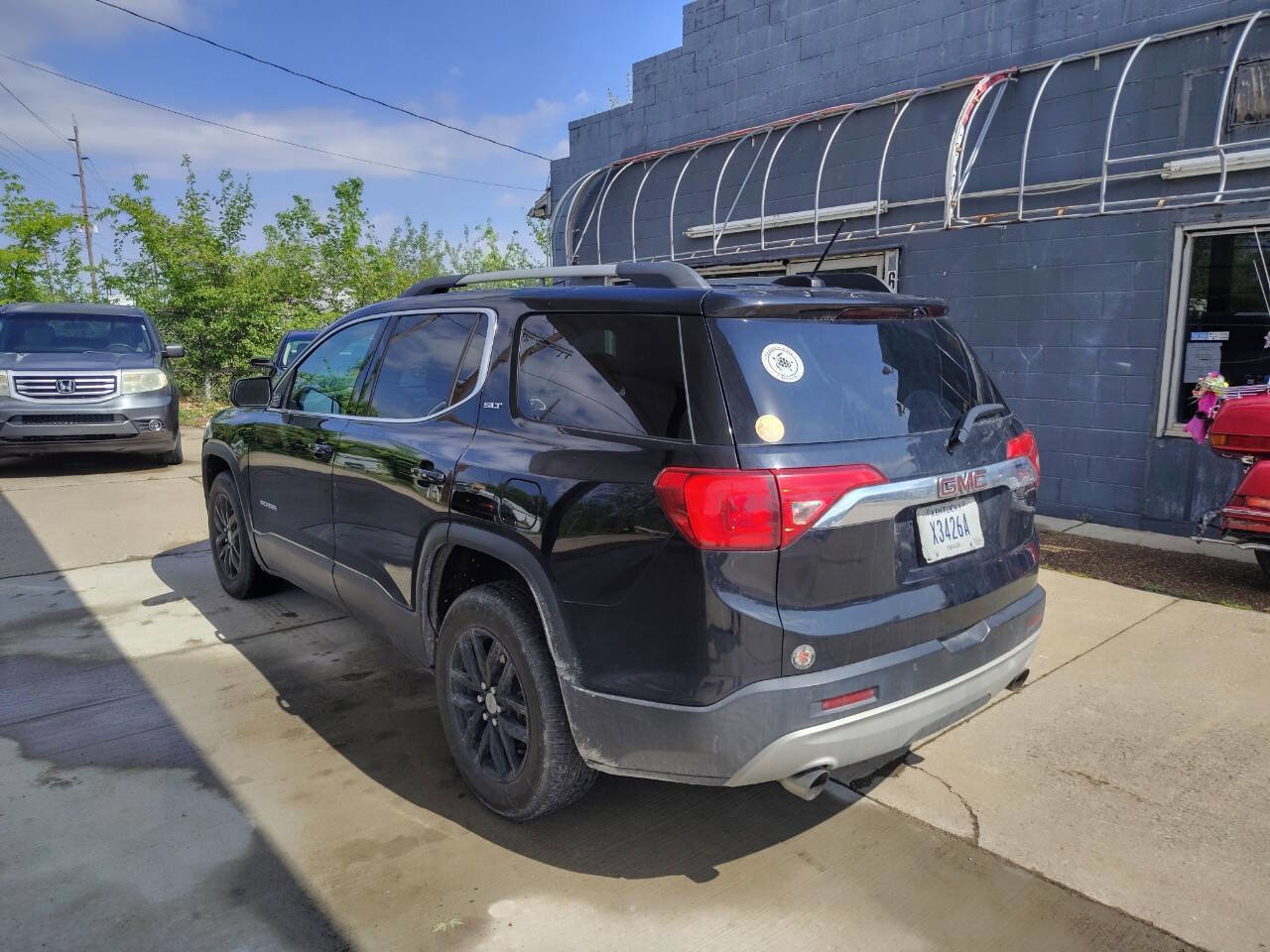 Used 2019 GMC Acadia SLT FWD image 3