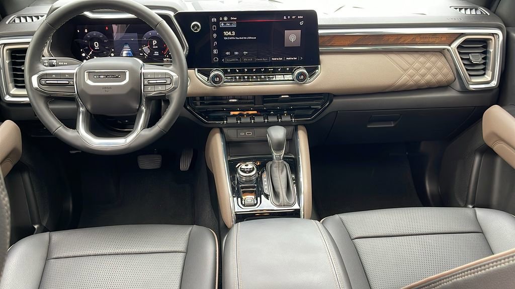 Used 2024 GMC Canyon Denali image 16