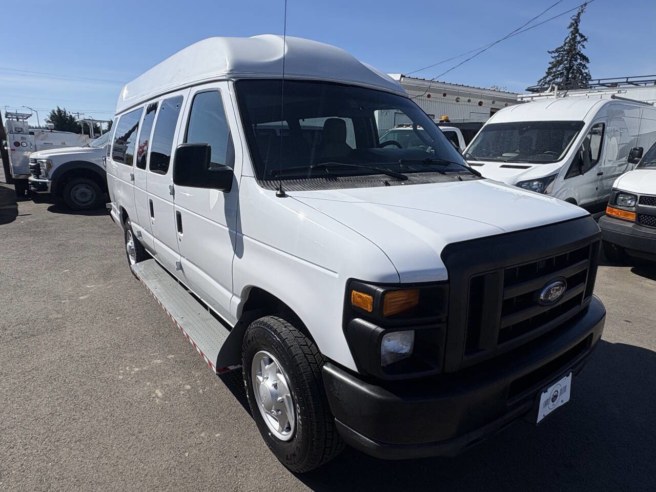 Used 2011 Ford E-250 and Econoline 250 Extended w/ PWR Group image 6