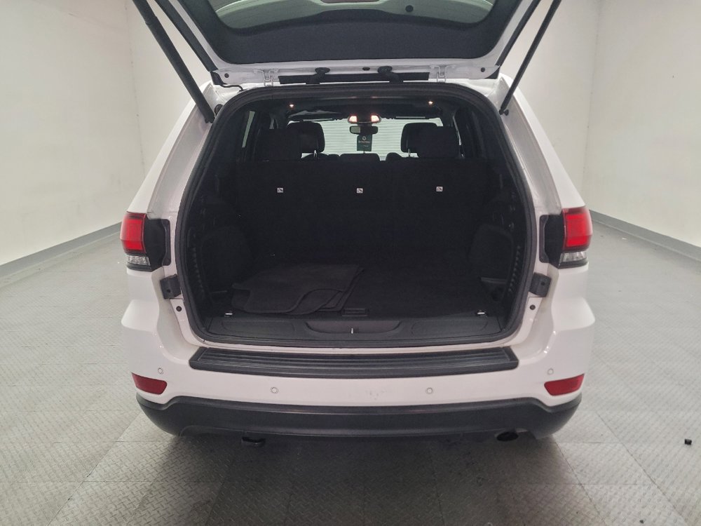 Used 2019 Jeep Grand Cherokee Laredo AWD/4WD image 29