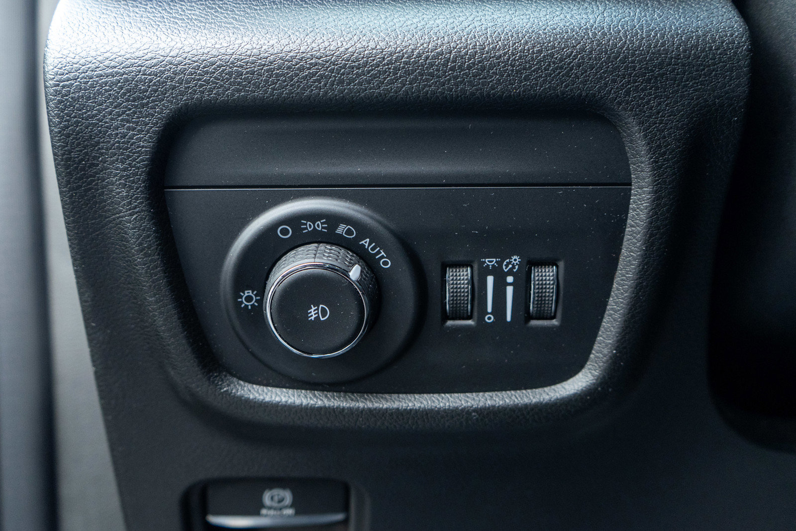 Used 2024 Jeep Grand Cherokee L Overland w/ Trailer Tow Package image 17