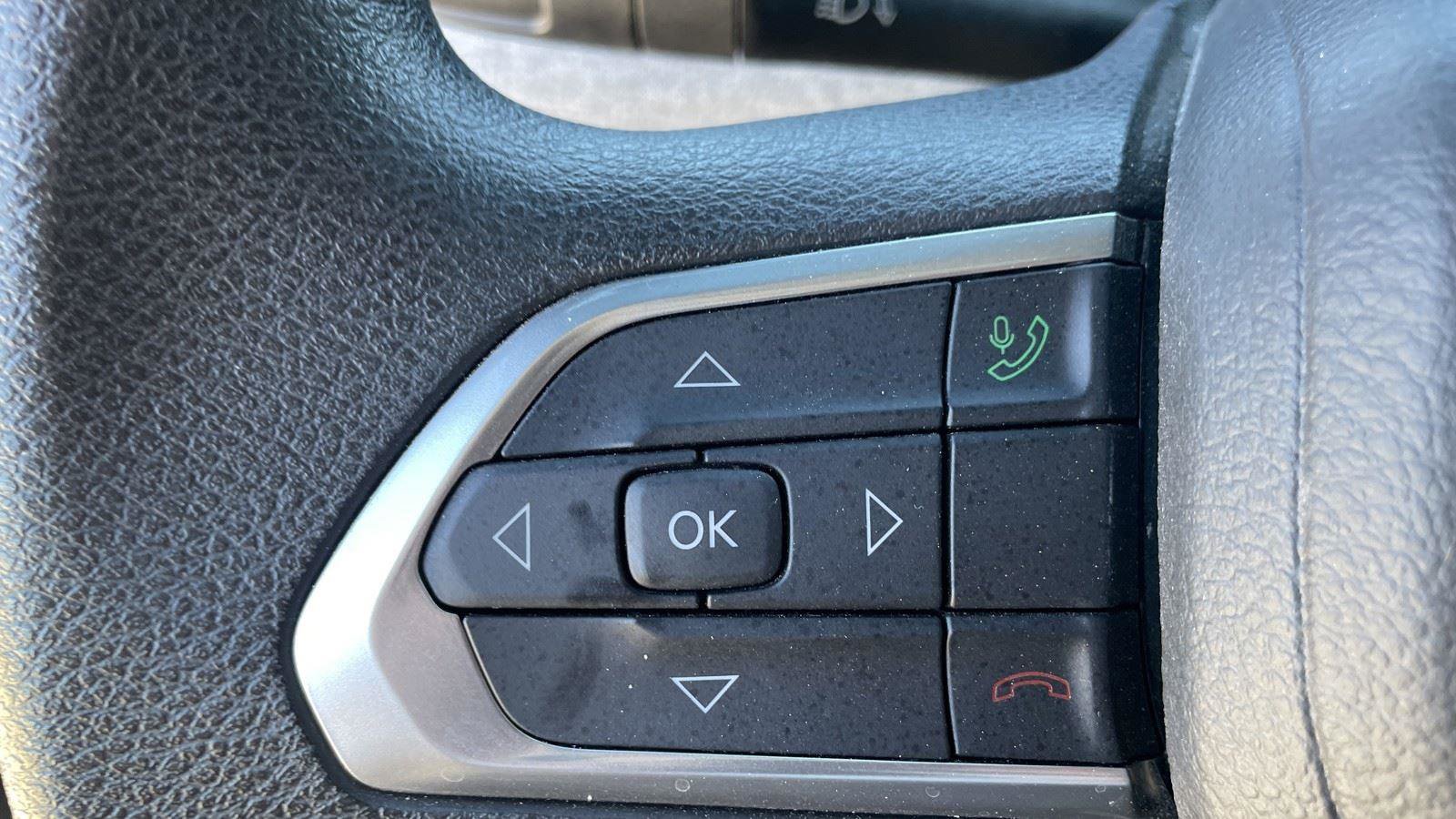 Used 2025 Jeep Compass Sport image 16