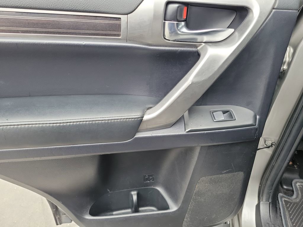 Used 2022 Lexus GX 460 Premium w/ Premium Package image 15