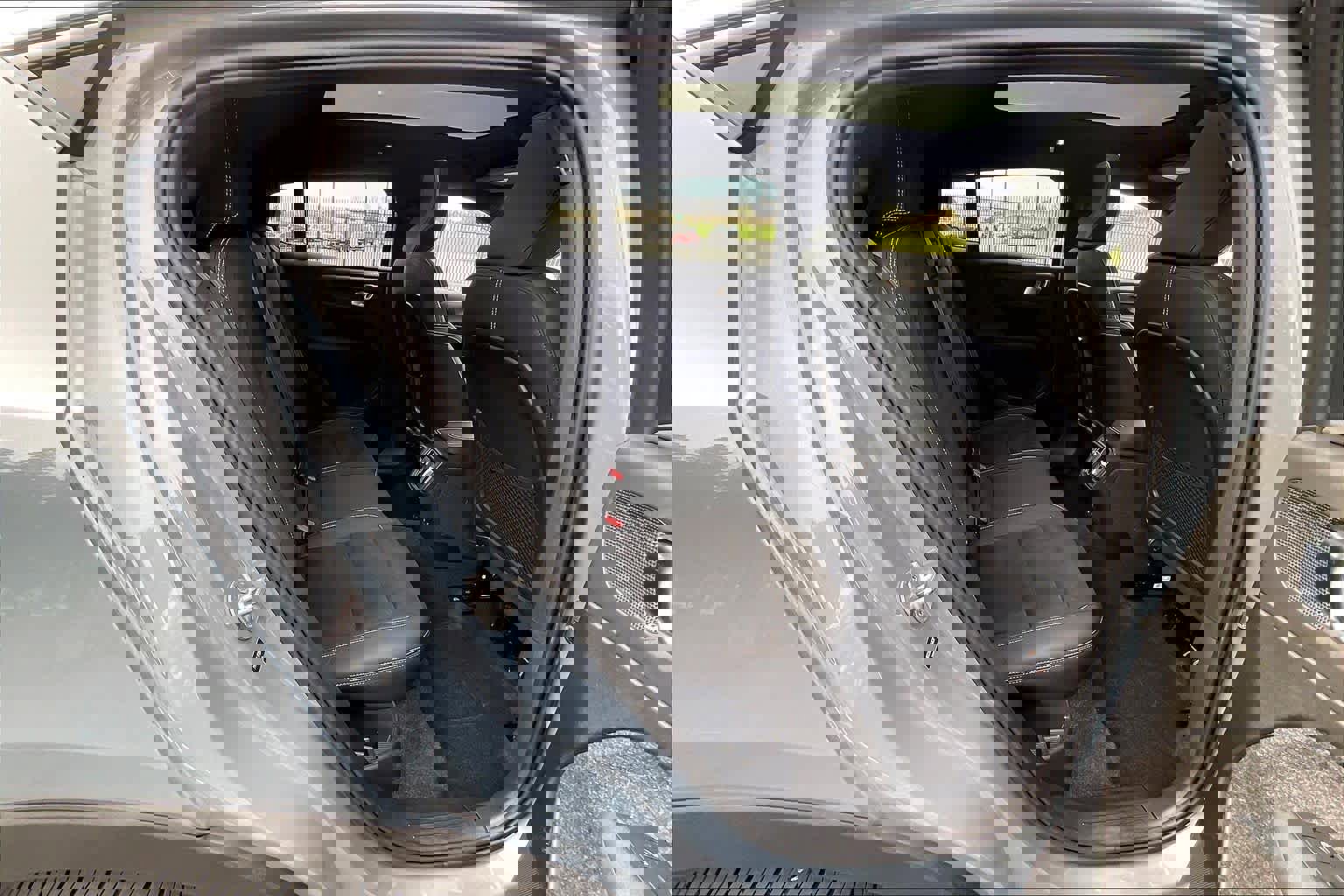 Used 2023 Volvo C40 P8 Recharge Plus w/ Climate Package image 30