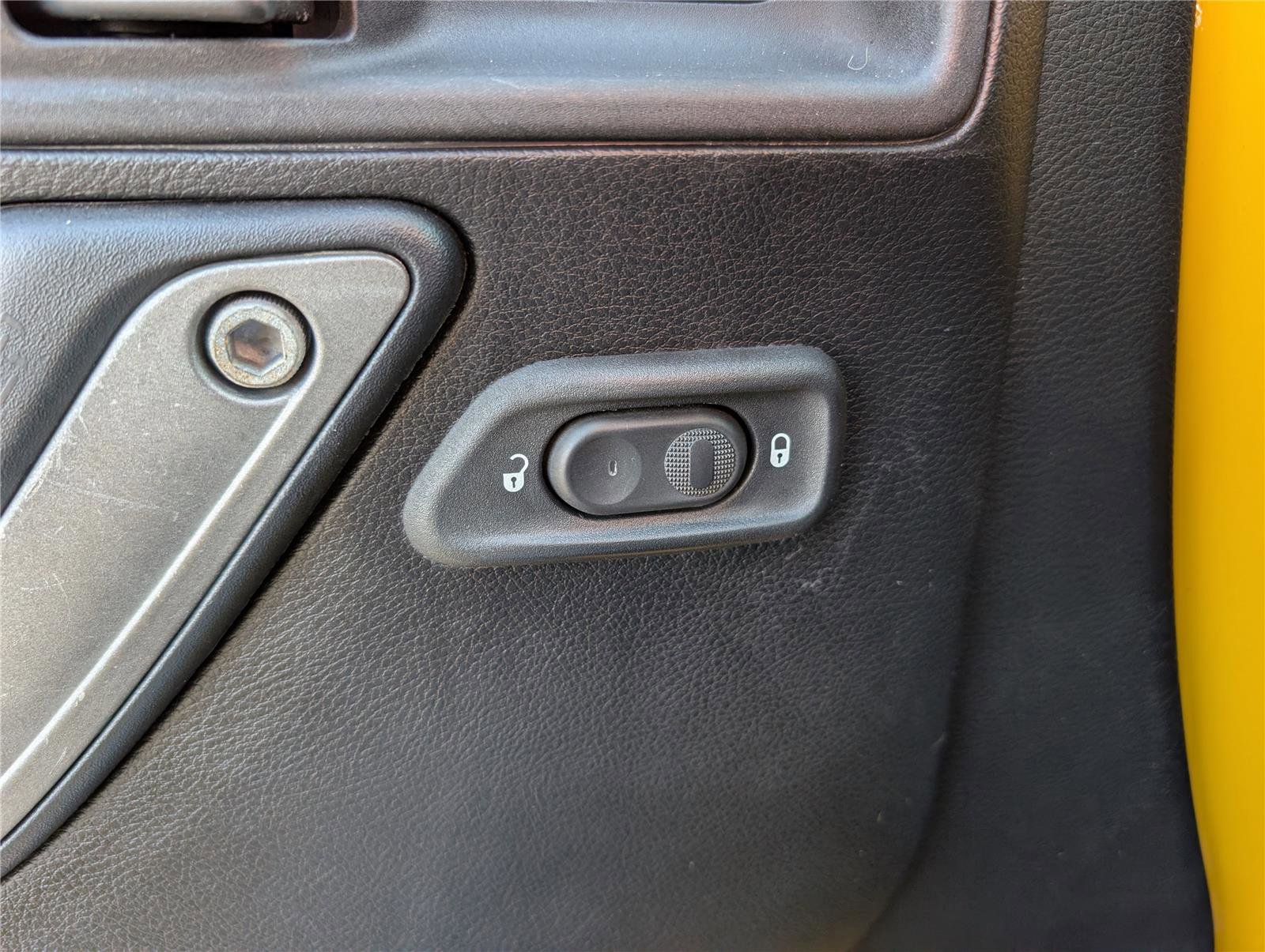 Used 2015 Jeep Wrangler Sport image 18