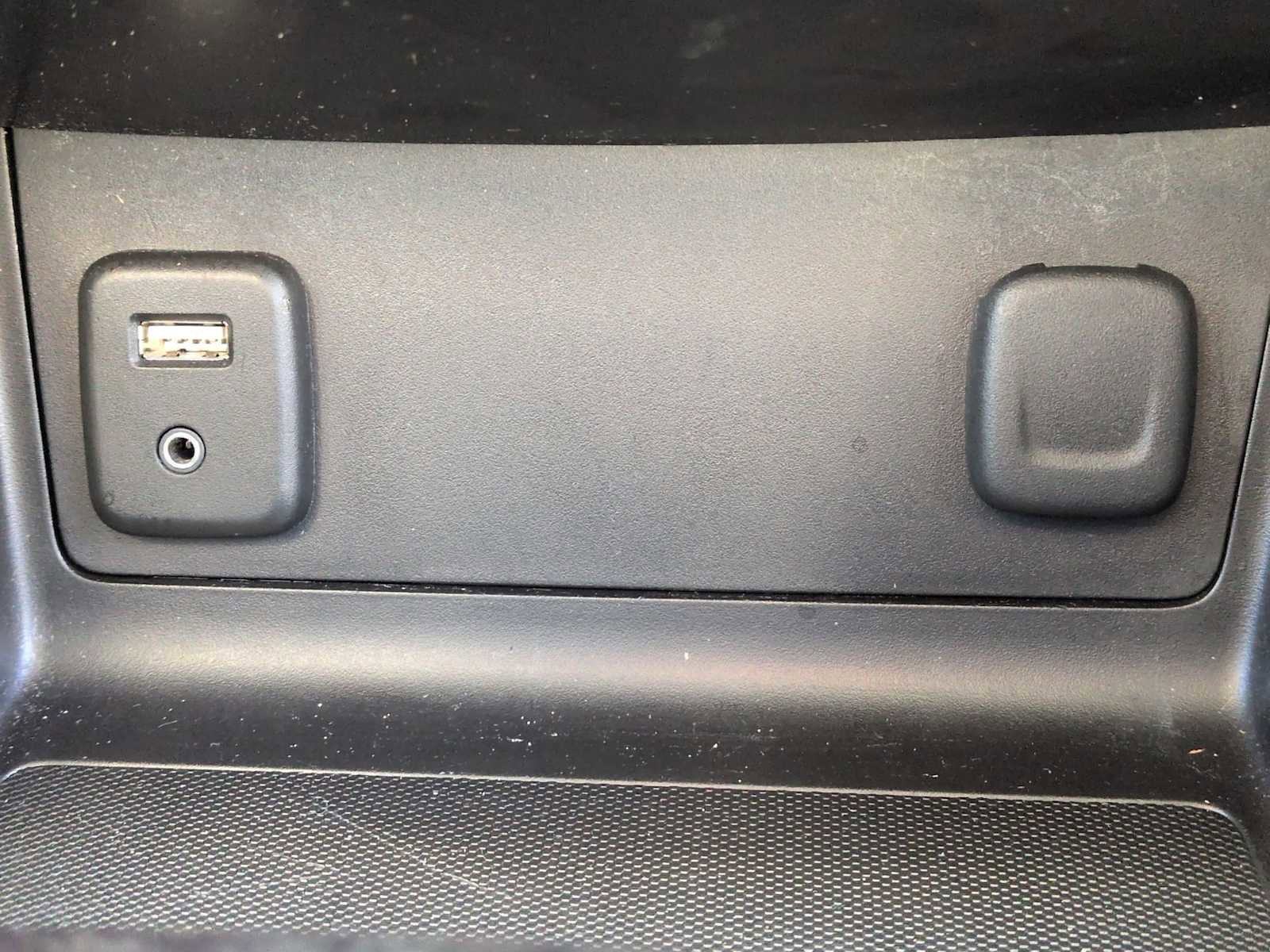 Used 2017 GMC Canyon SLT w/ Driver Alert Package image 32