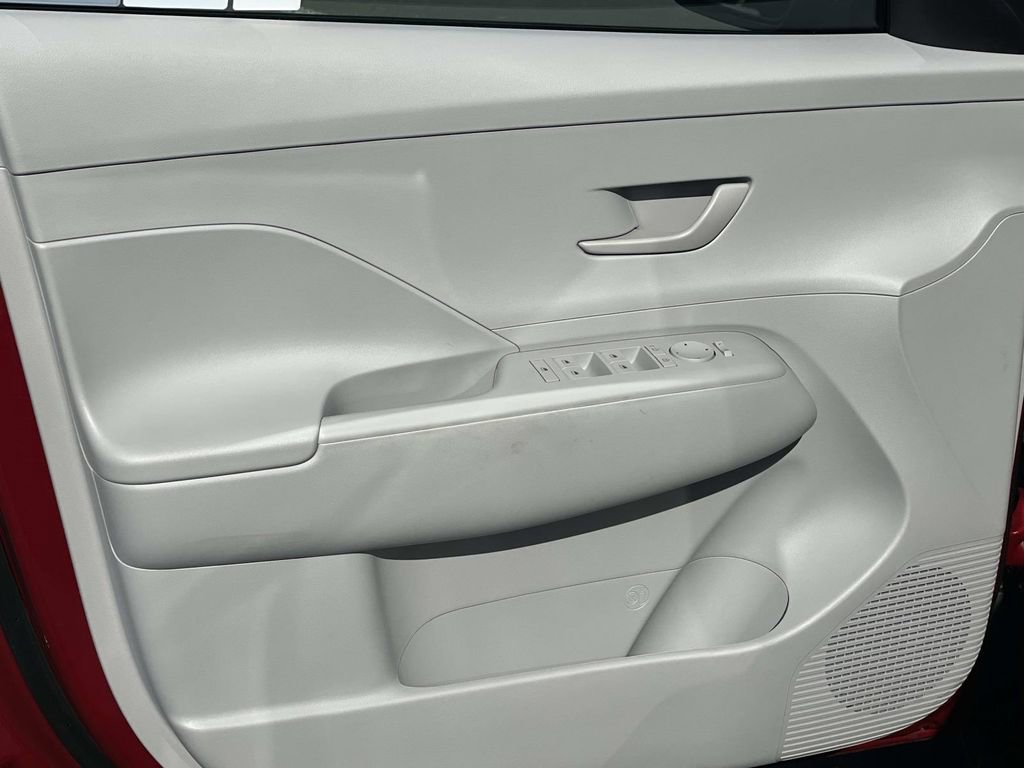 Certified 2025 Hyundai Kona SEL image 25