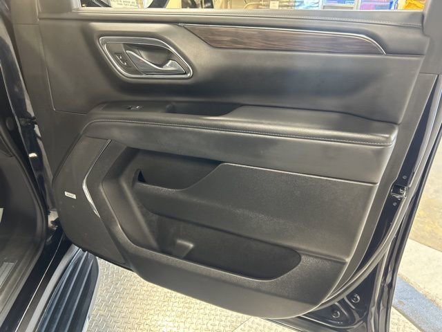 Used 2023 Chevrolet Suburban LT image 16