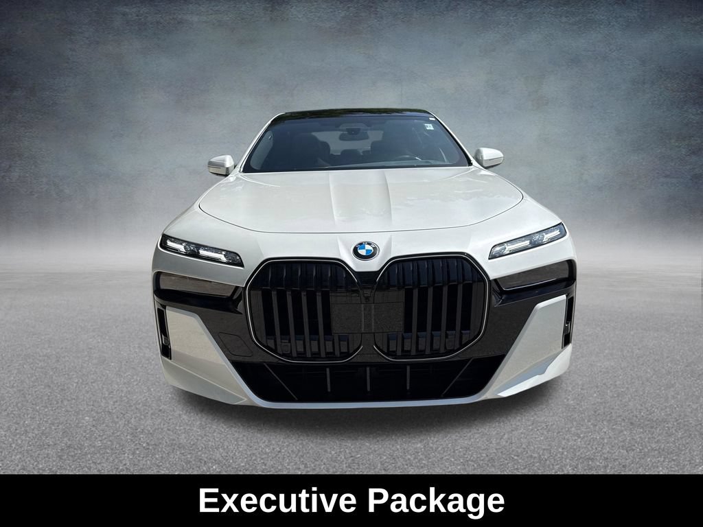 Used 2026 BMW 760i xDrive w/ Executive Package AWD/4WD image 10